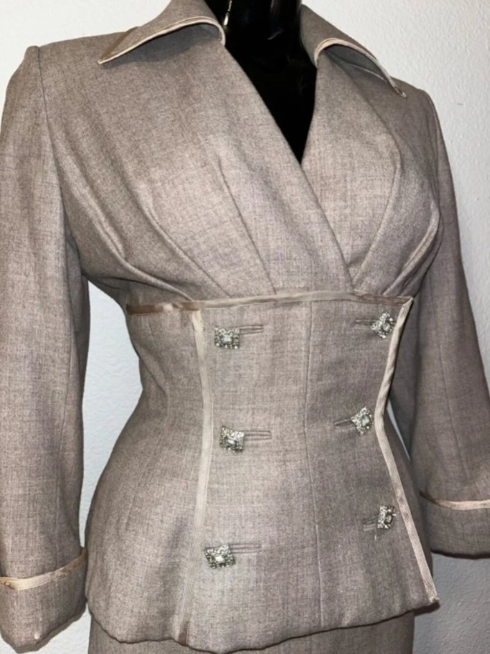 1950s Lilli Ann Jeweled Hourglass Wool Suit ✨ Rare Vintage Femme Fatale Set - Picture 5 of 10